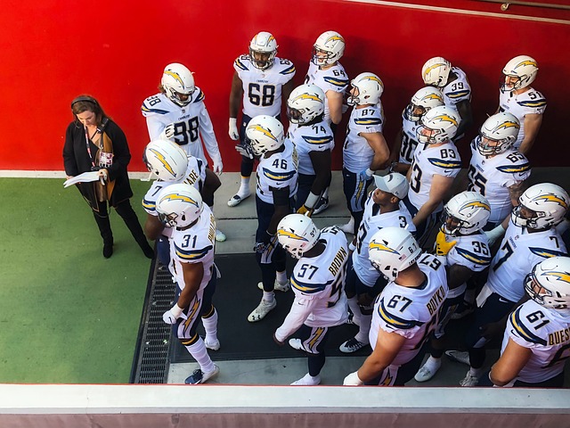 奥格斯堡1-0汉堡，安东-卡德打进全场唯一进球