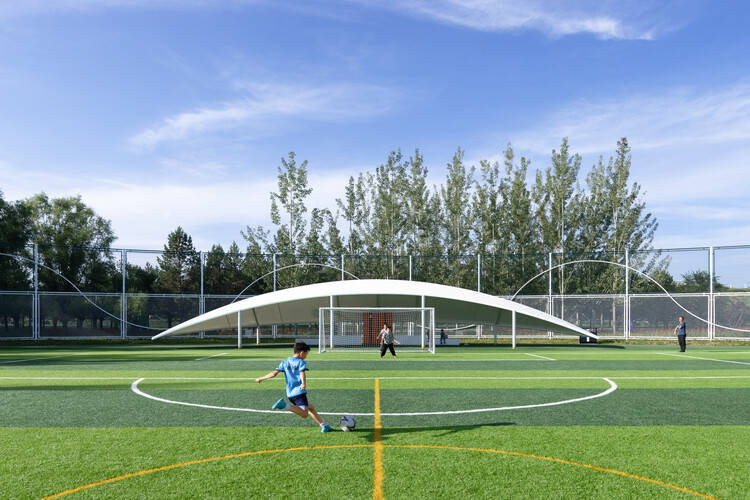 记者：奥斯卡身边人认为他没法继续踢球了，他在体能测试时突感不适