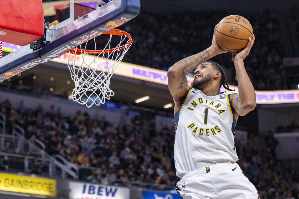 贝拉达：曼联的引援部门正在全力以赴地工作；新援适应得不错